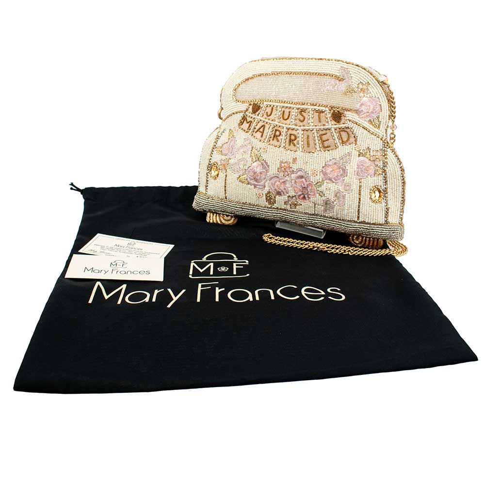 Mary Frances Accessories – bolsa tiracolo - Mulher por atacado – Bolsa transversal com imagem de carro e miçangas Just Married6