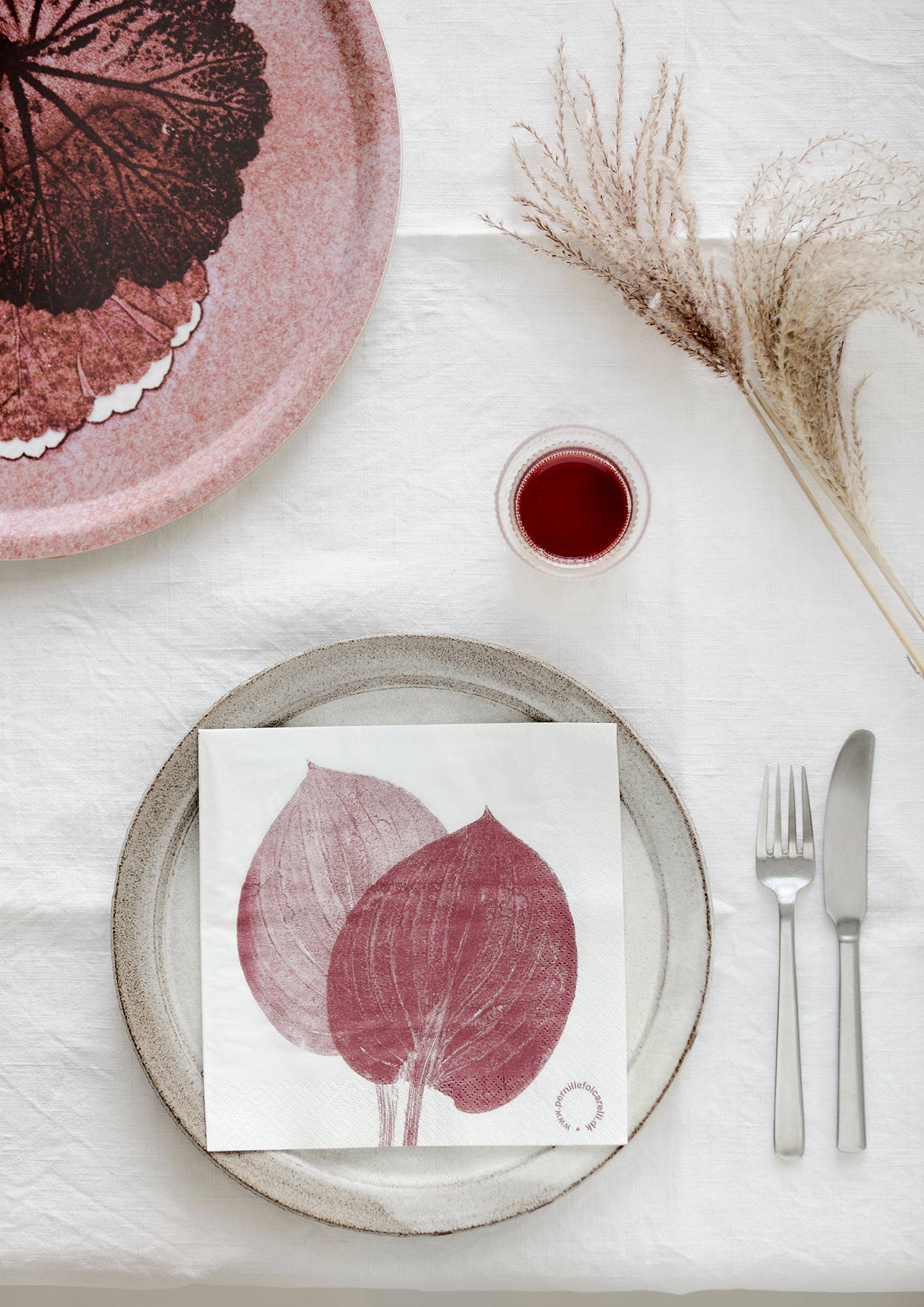 PERNILLE FOLCARELLI - Wholesale Wegwerpservet - Servetten diner - hosta bordeaux2