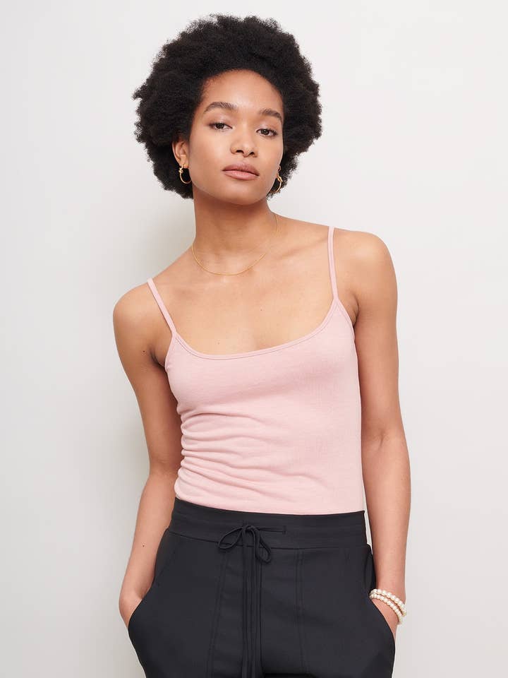 Top à bretelles en rose pour la vente par Cucumber Clothing