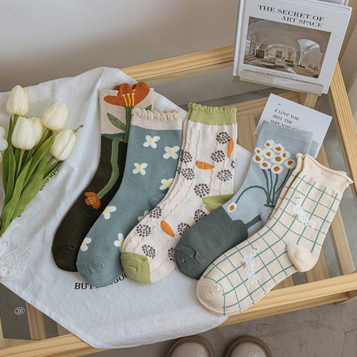 Funkyrel® Atzbranding Limited - Wholesale Socks - Women's - Rufia - Floral Lace Trim Mid-Calf Socks11