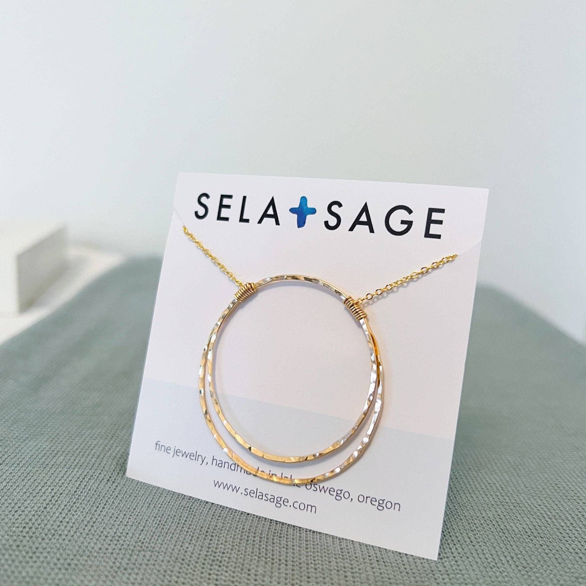 Sela+Sage – Colar pingente/pendente por atacado – Colar Círculo Contíguo Statement, GF3