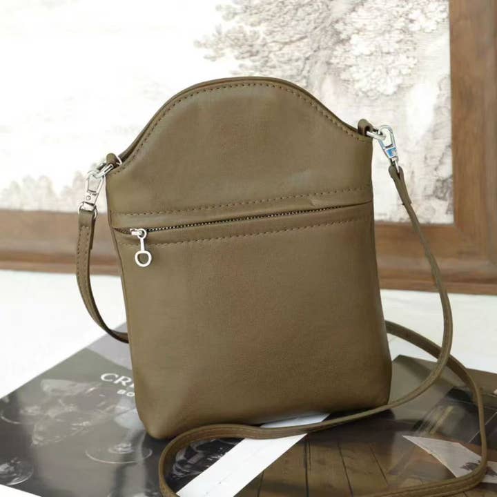 Pretty Persuasions - Wholesale Crossbody Bag - Women's - PL25033 Leather Zipper Pocket Front Crossbody Bag7