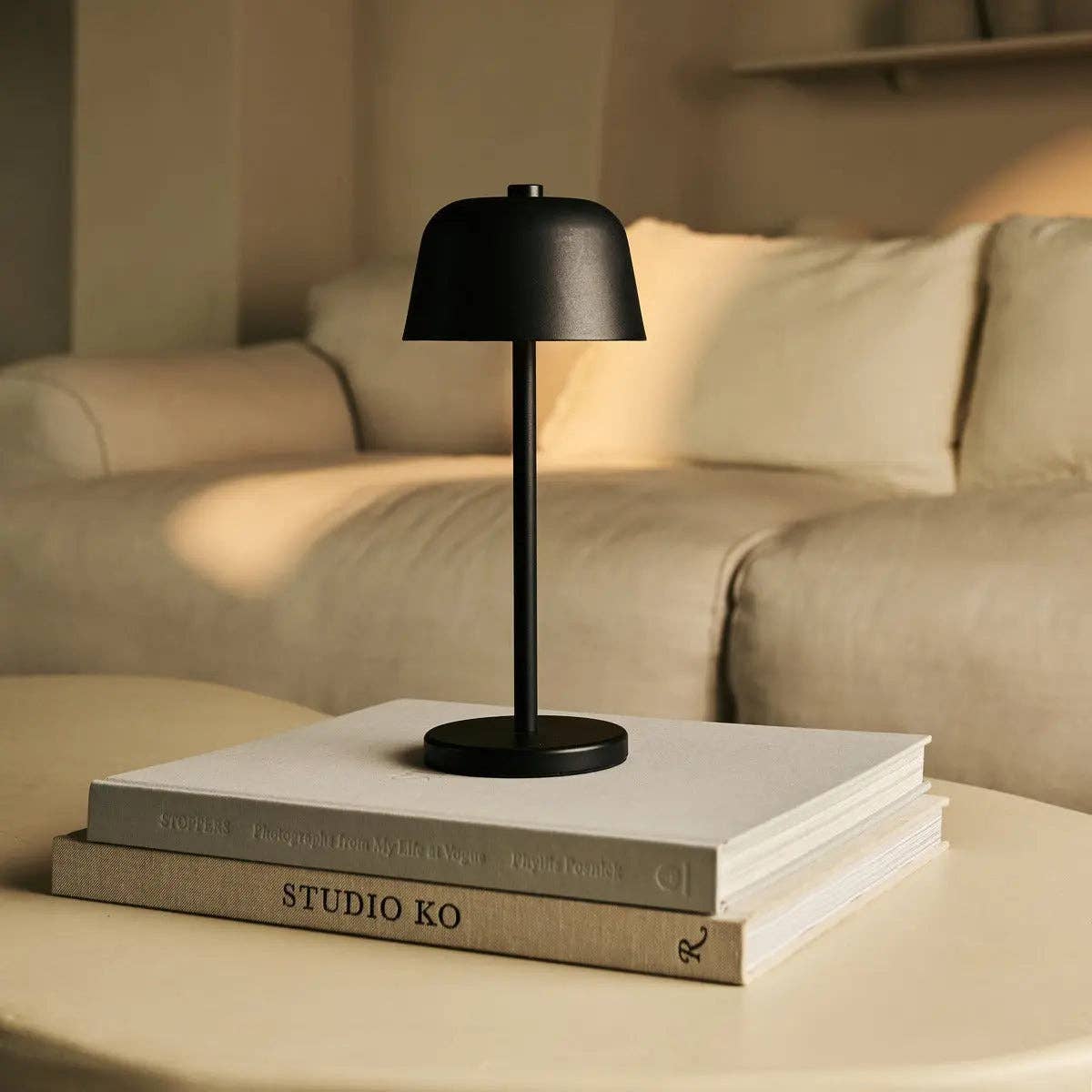 Tavellio - Wholesale Accent/Desk Lamp - Anton Black Rechargeable Table Lamp | Stylish & Cordless Lighting0