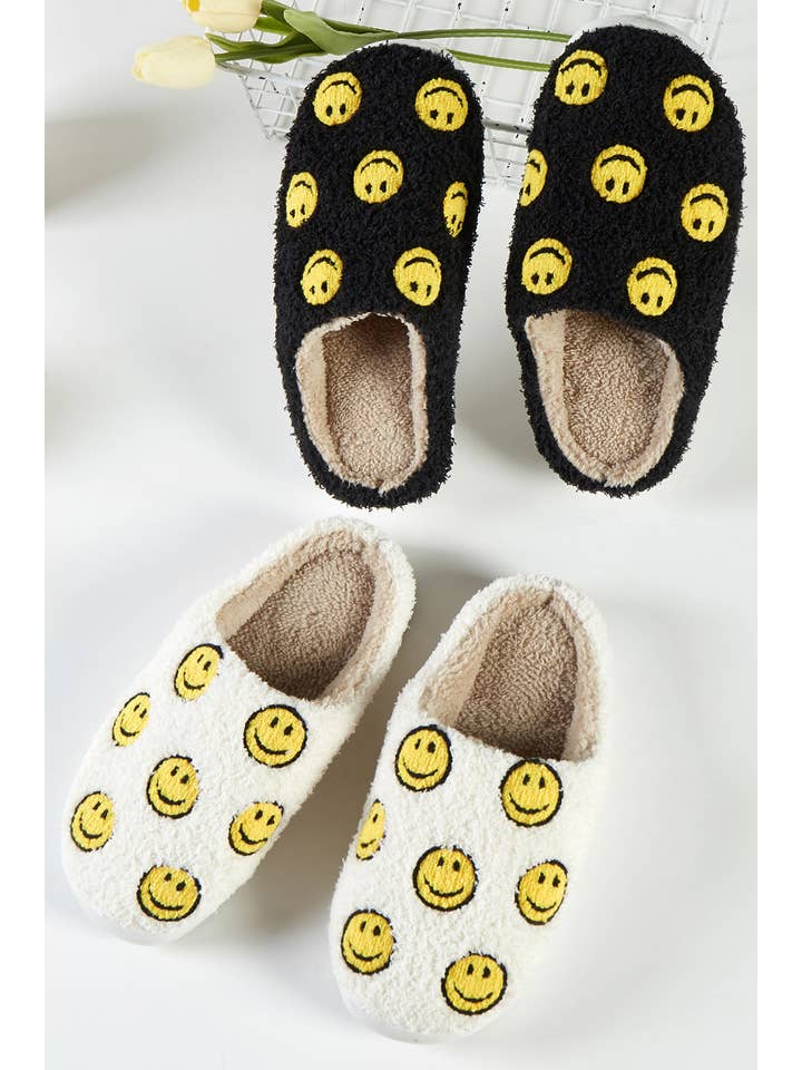 Cap Zone - Wholesale Slippers - Women's - Smiley Face Emoji All-Over Terry Fuzzy Fleece Slippers