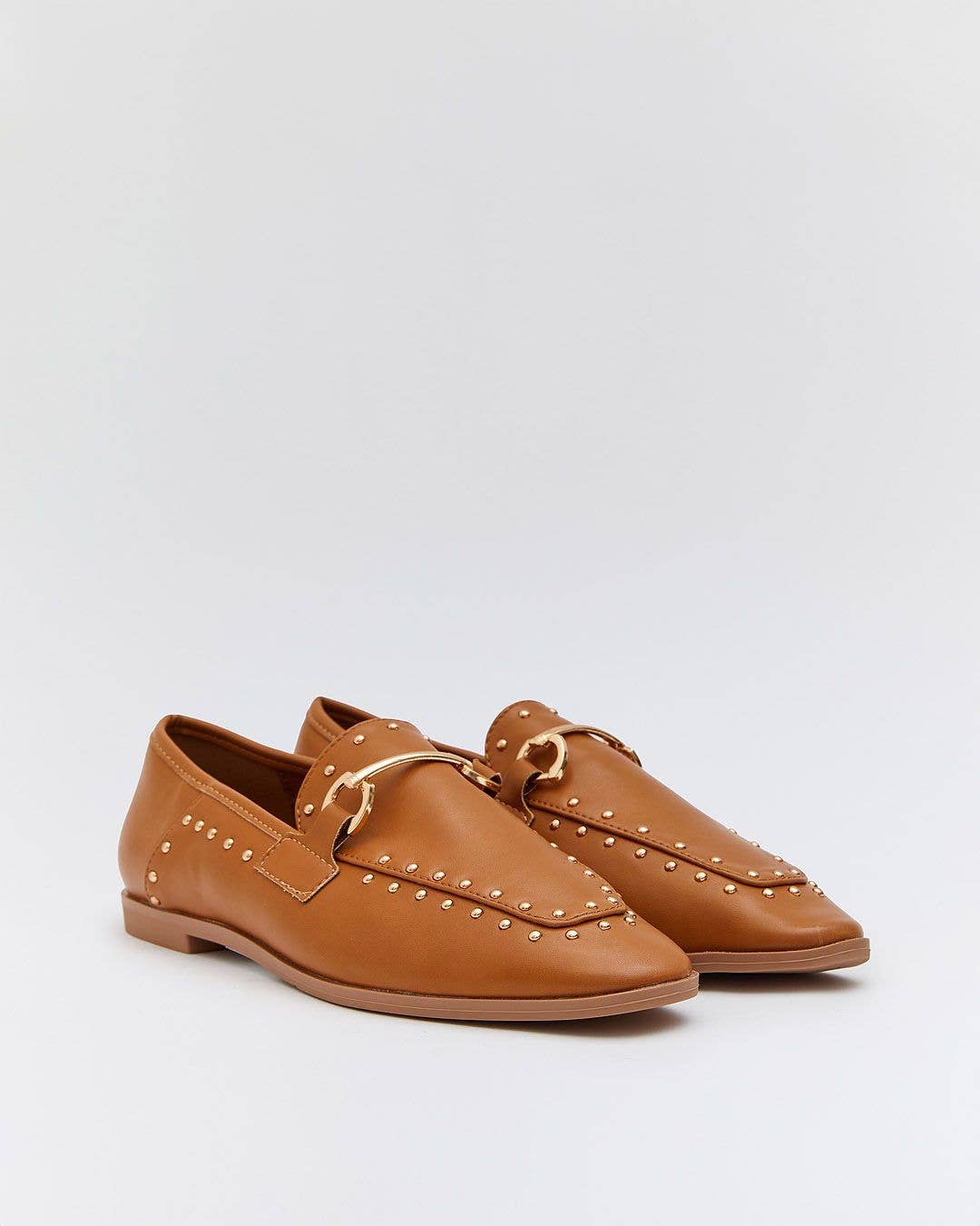 SWEET MAGIC MODA Y COMPLEMENTOS – Engroshandel Sko med lave hæle – Kvinder – Flad sko i kunstlæder med nitter2