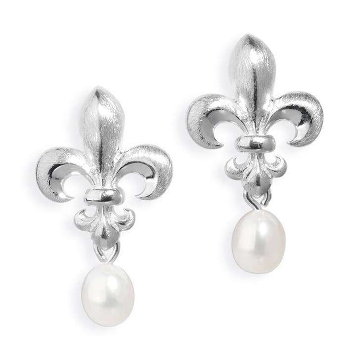 F'lys lily earrings in silver with freshwater pearl for wholesale by Heartbreaker designd by Drachenfels