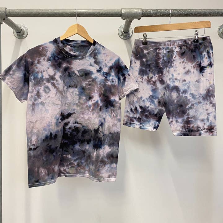 Ensemble t-shirt et vélo Black Thunder Ice pour la vente par Ratchet Clothing