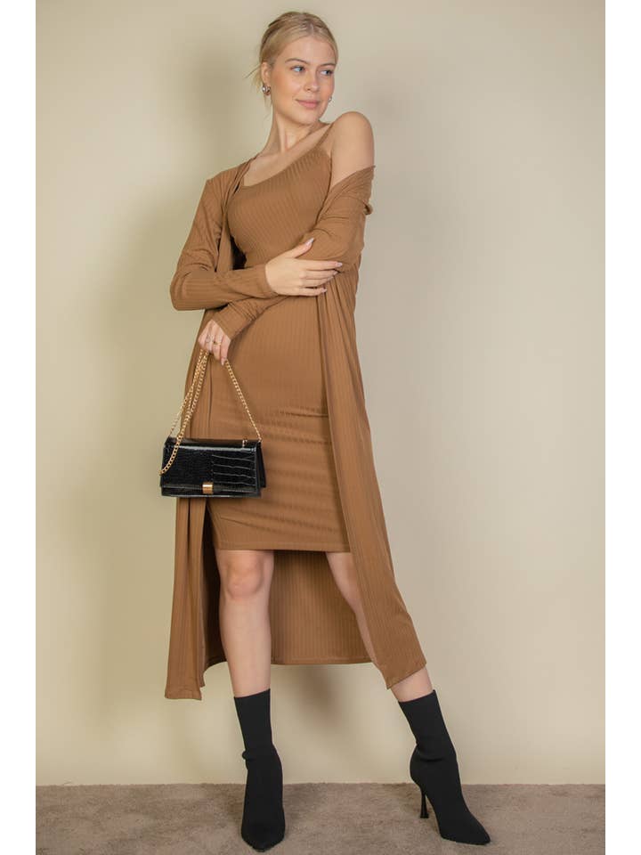 CAPELLA APPAREL – Vestido - Mulher por atacado – Conjunto CAPELLA APPAREL: Cardigan canelado e vestido midi justo com alças finas22