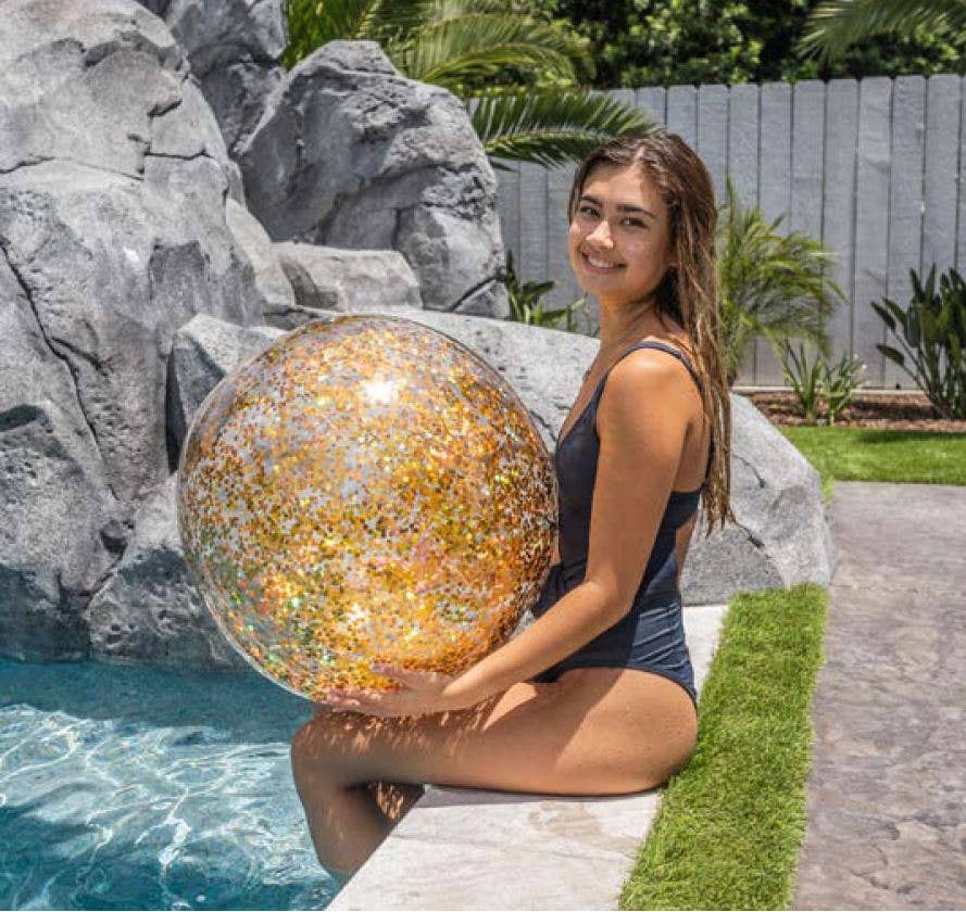 PoolCandy – Engroshandel Legetøj til stranden/poolen - Børn og baby – PoolCandy kæmpe strandbold med 19" guldglitter1