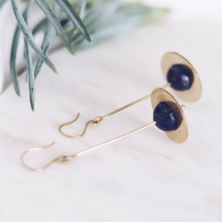 Energising Orbit Lapis-Ohrringe, blau für den Großhandel von Finders and Makers