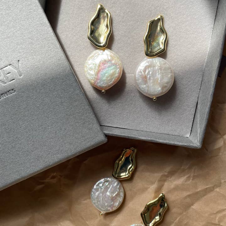 Dove Grey Accessories - Wholesale Dangle Earrings - EMMA PEARL EARRINGS3