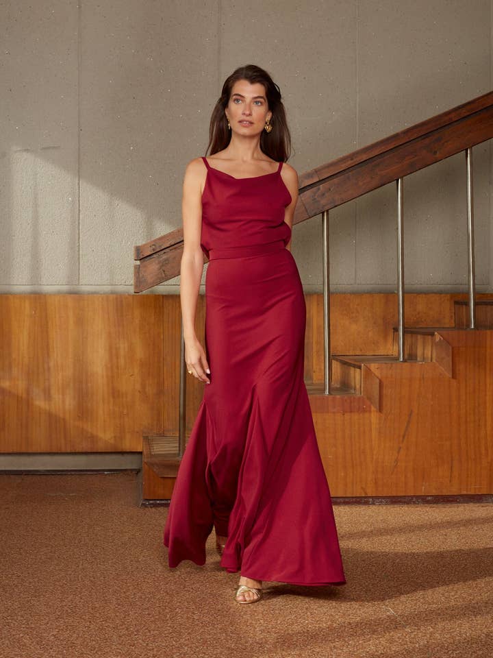 Vestido de noche rojo Linea con falda larga para venta al por mayor de UNDRESS