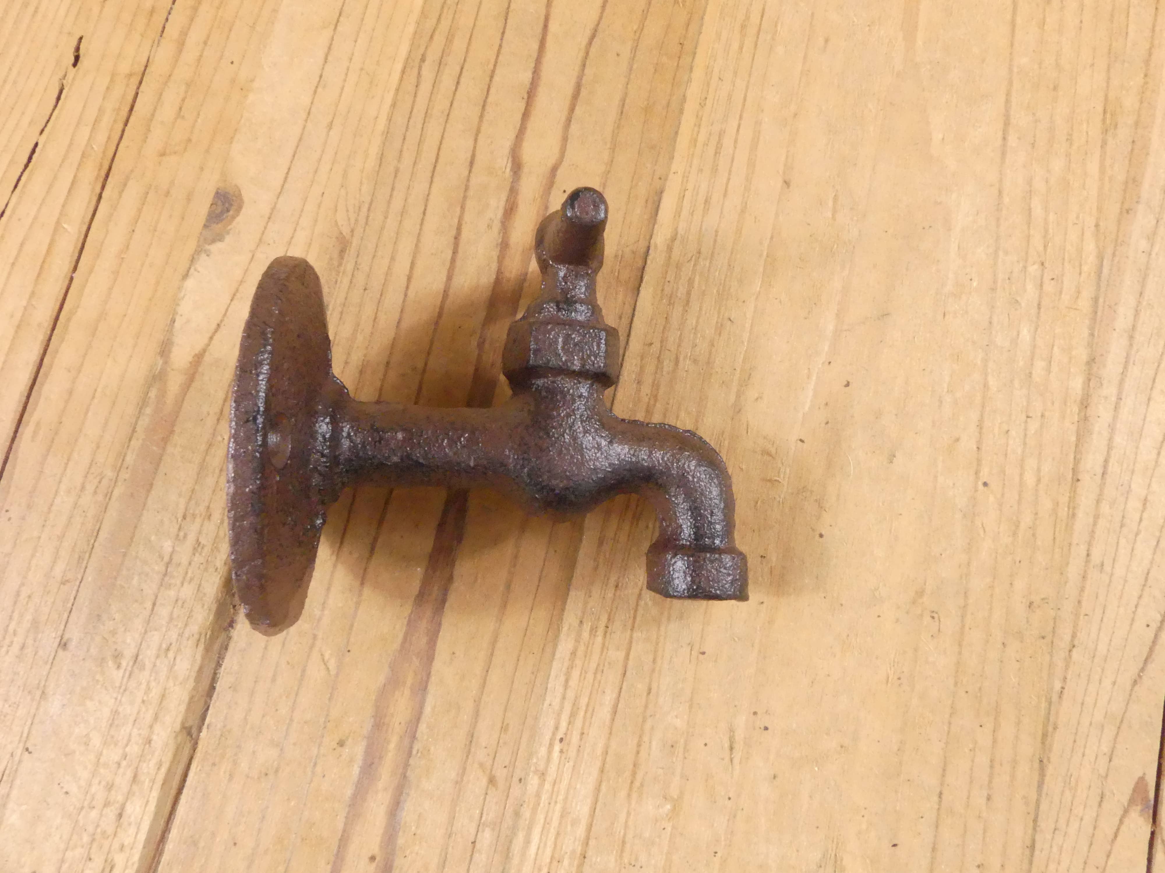 Midwest Craft House - Vente Crochets muraux - Crochet à robinet d'eau en fonte2