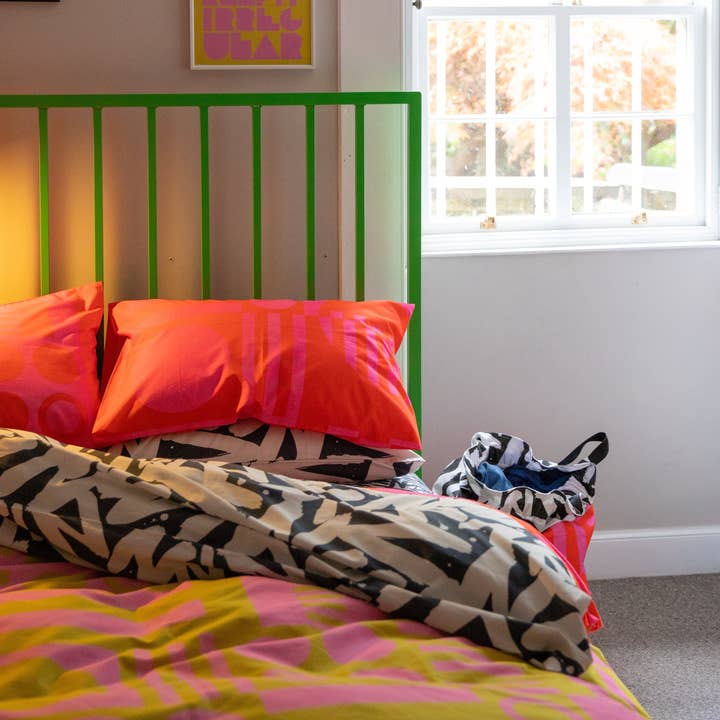 Irregular Sleep Pattern – wholesale Bedding set – Reversible Duvet Set x Paradox1