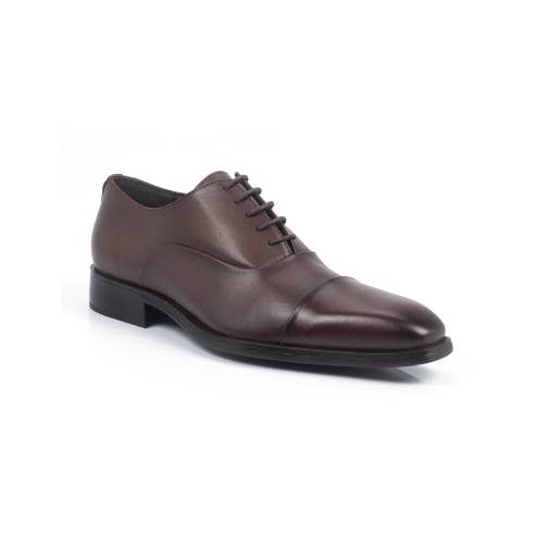 Chestnut leather Oxford with round stitching for wholesale by Ortiz & Reed