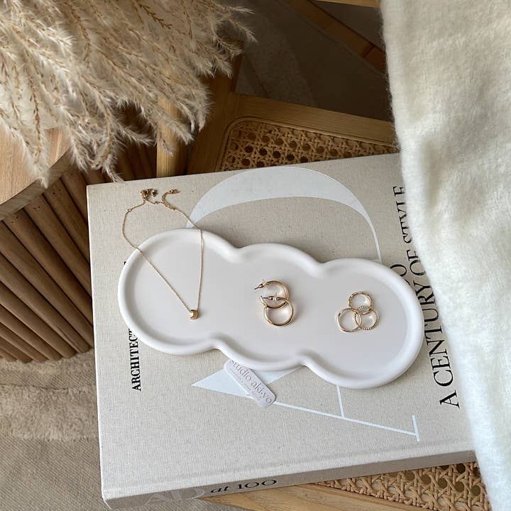 Studio Akiyo - Wholesale Jewelry Dish - Large Wavy Trinket Tray | Tabletop Decor | Decorative Tray1