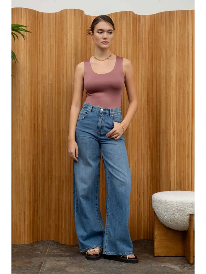 The Workshop Studio - Wholesale Knit Top - Women's - REVERSIBLE SCOOP NECK SLEEVELESS KNIT TANK TOP47