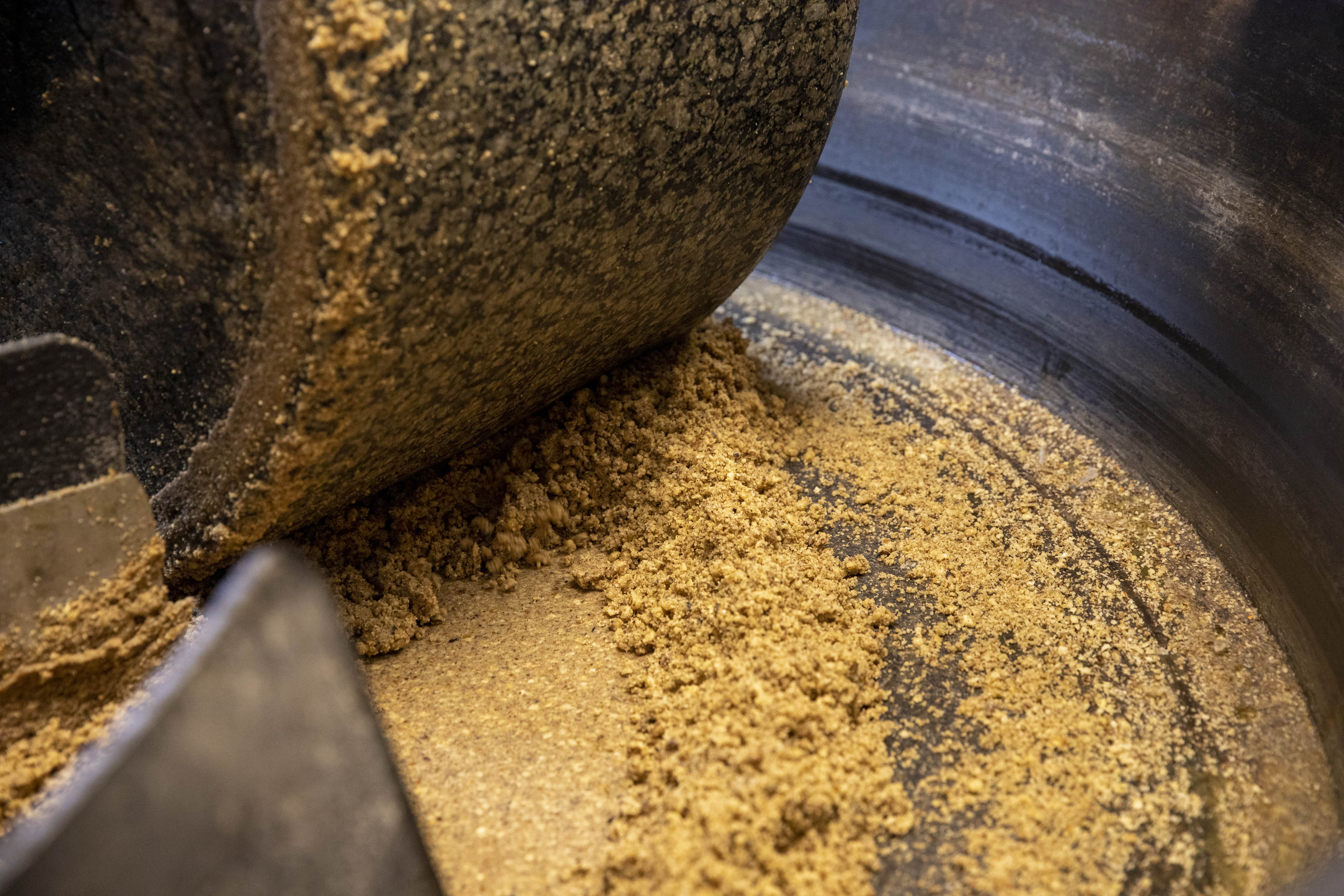 Cave Noisel – Óleo de noz por atacado – Orgânico – óleo tradicional de noz virgem9