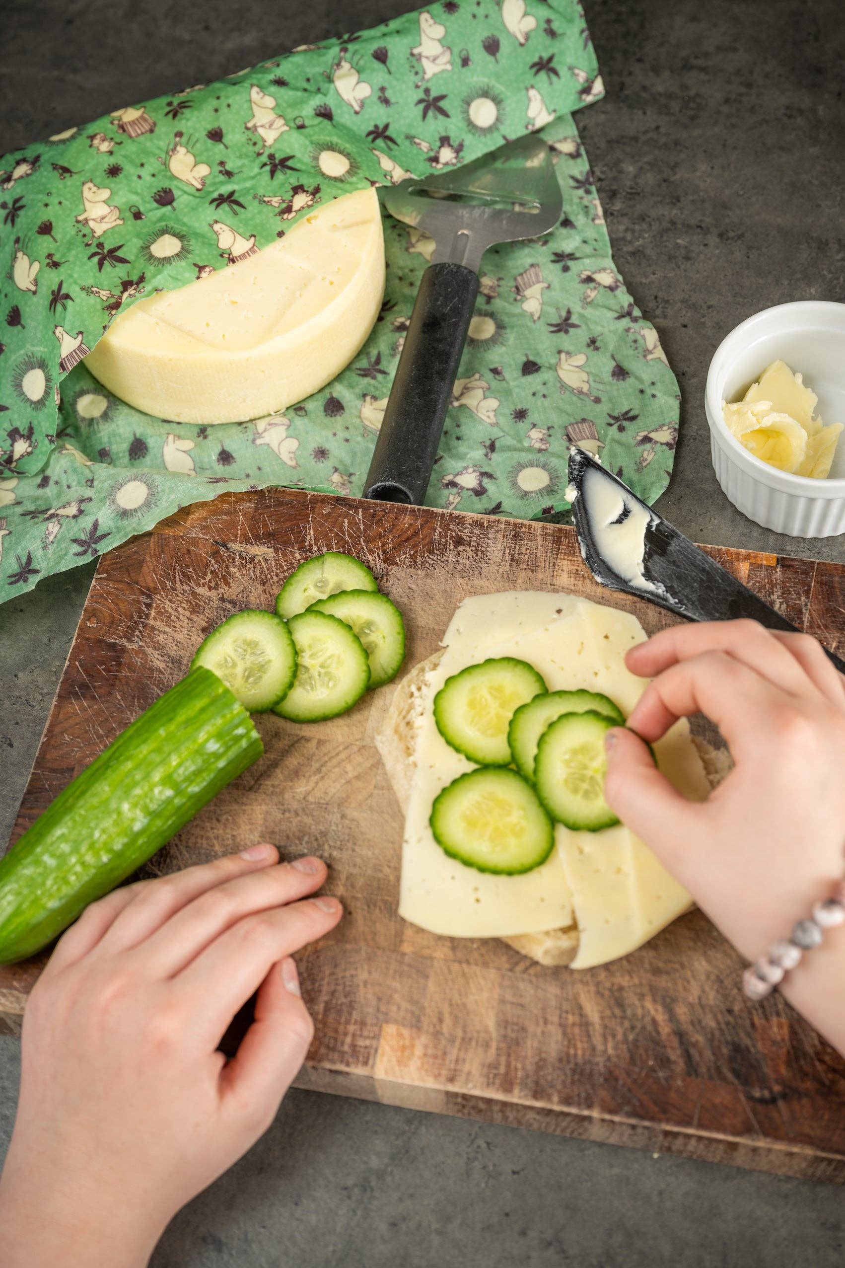 Gustaf och Linnea - Wholesale Zakje/kleedje voor voedsel - Moomin by G&L - Bijenwasdoek "Tending the earth" Drie-pack3