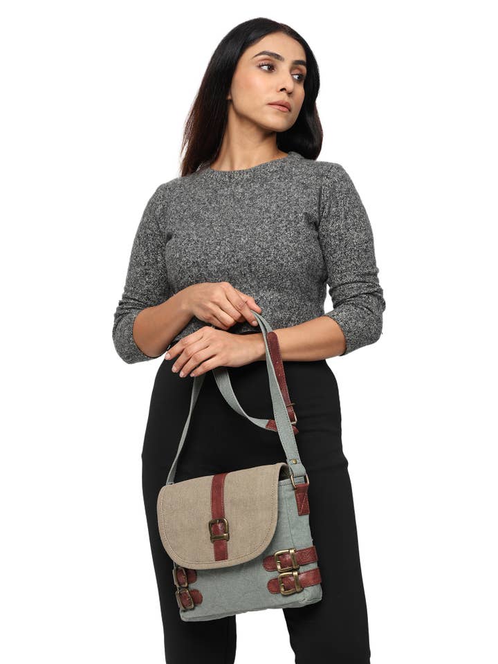 Buckled Up River Canvas Crossbody-taske til kvinder M-1817 for engroshandel hos Mona B.