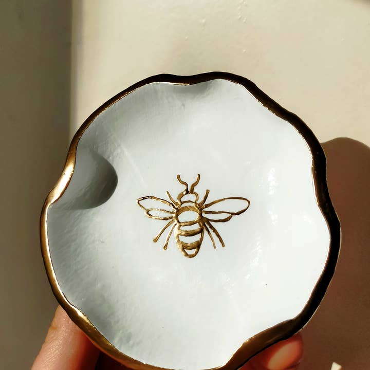 LUTUM Creations – wholesale Smyckesfat – Bee smycken maträtt bee smycken maträtt bee geting guld2