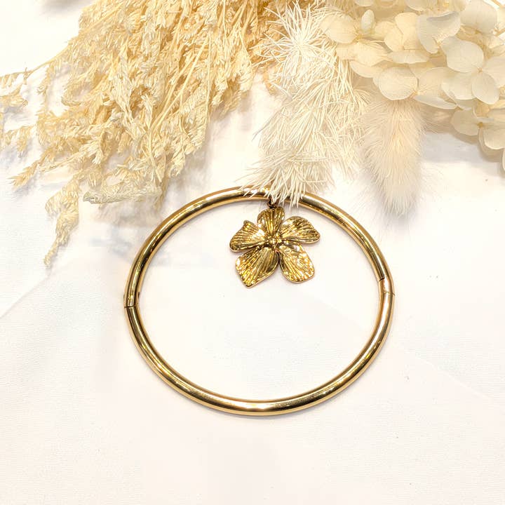 Gold Vamene rigid bangle for wholesale on Faire0