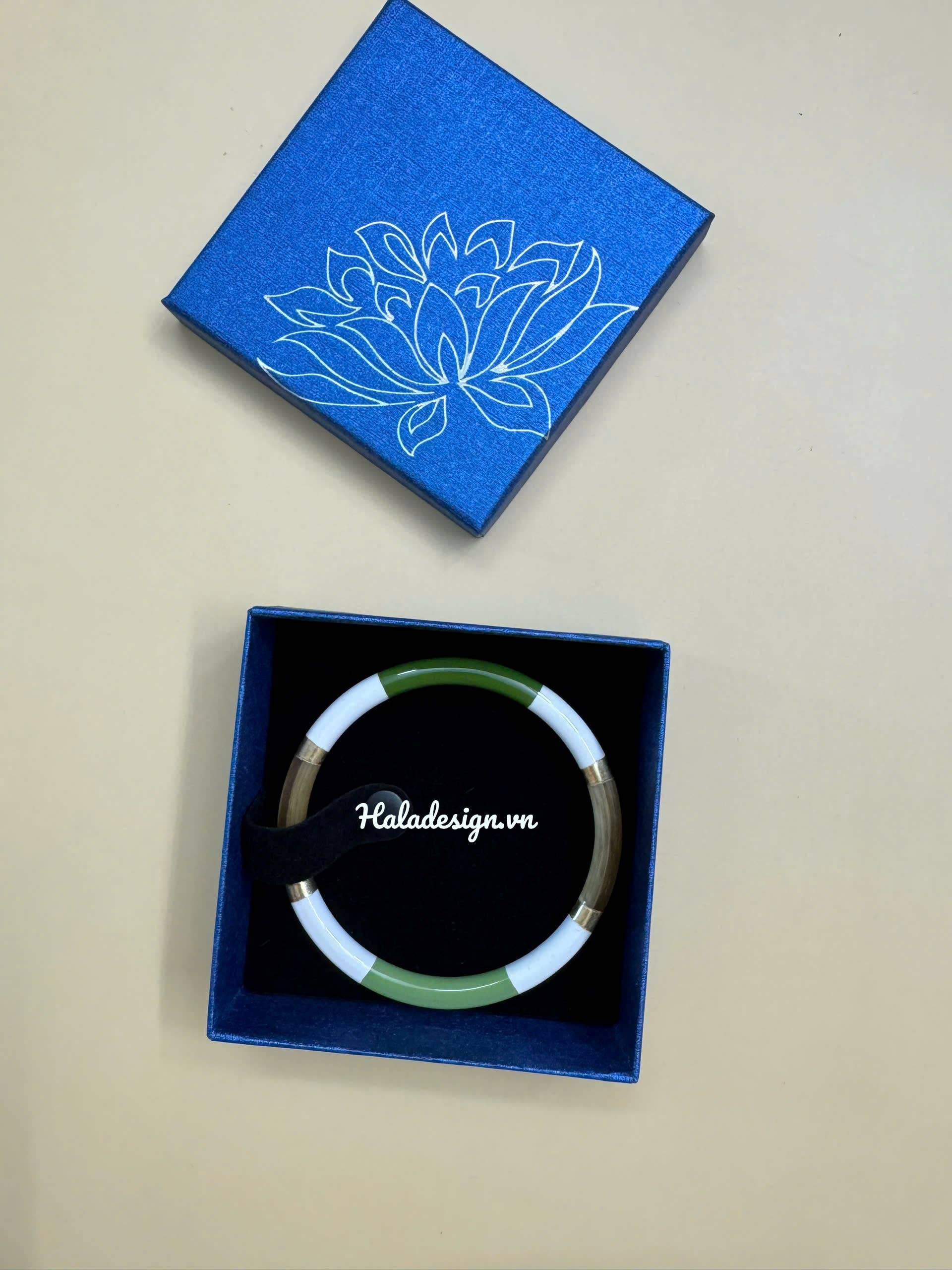 Hala Design - Wholesale Bangle Bracelet - Multi Color Horn Bangle H=6mm6