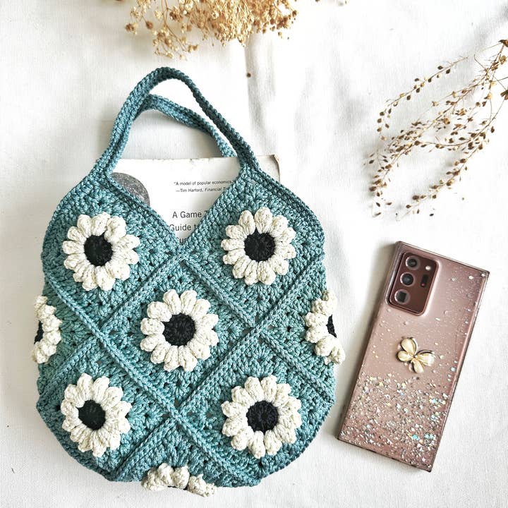 Quince Fables - Wholesale Tote Bag - Women's - Hand-Crochet Daisy Mini Blue Tote Bag