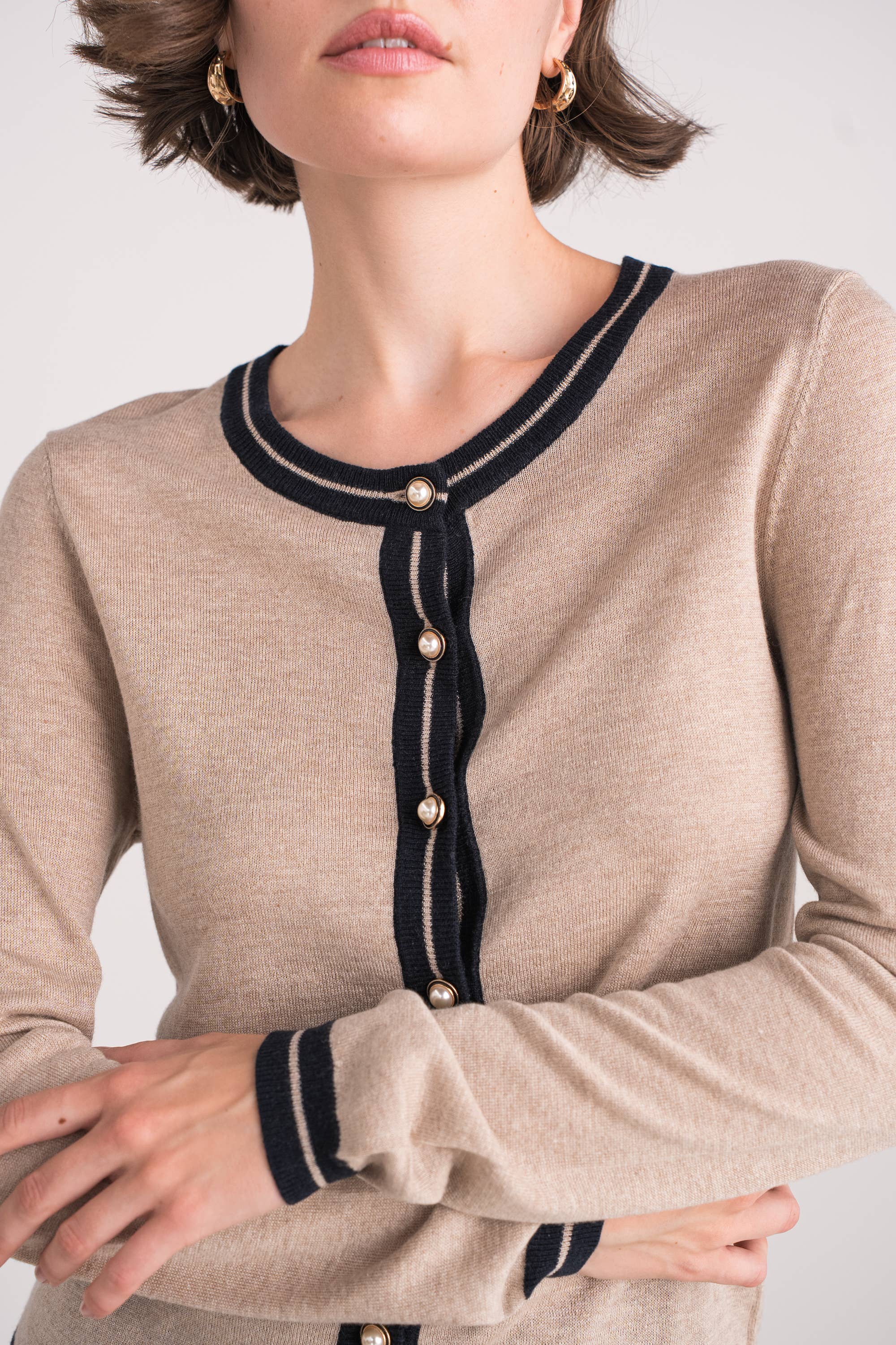 jw.atelier – wholesale Kofta - Dam – Tvåfärgad cardigan i siden och kashmir med pärlknappar12