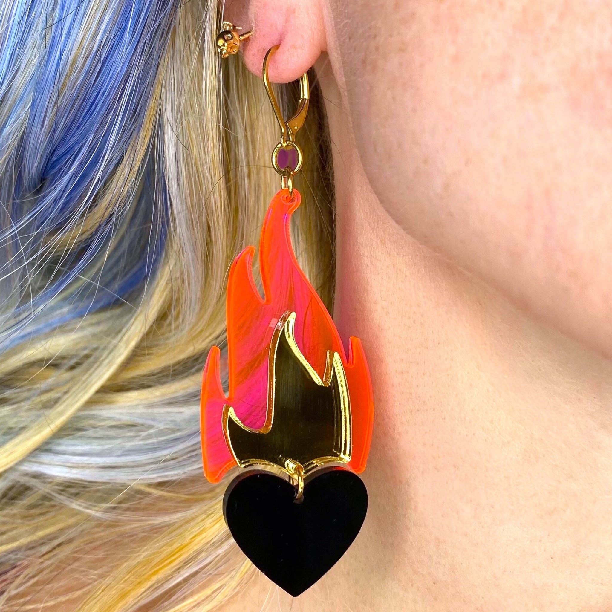 Vinca - Wholesale Dangle Earrings - Love A La Flambé Dangle Earrings - Nightmare Hot Pink2