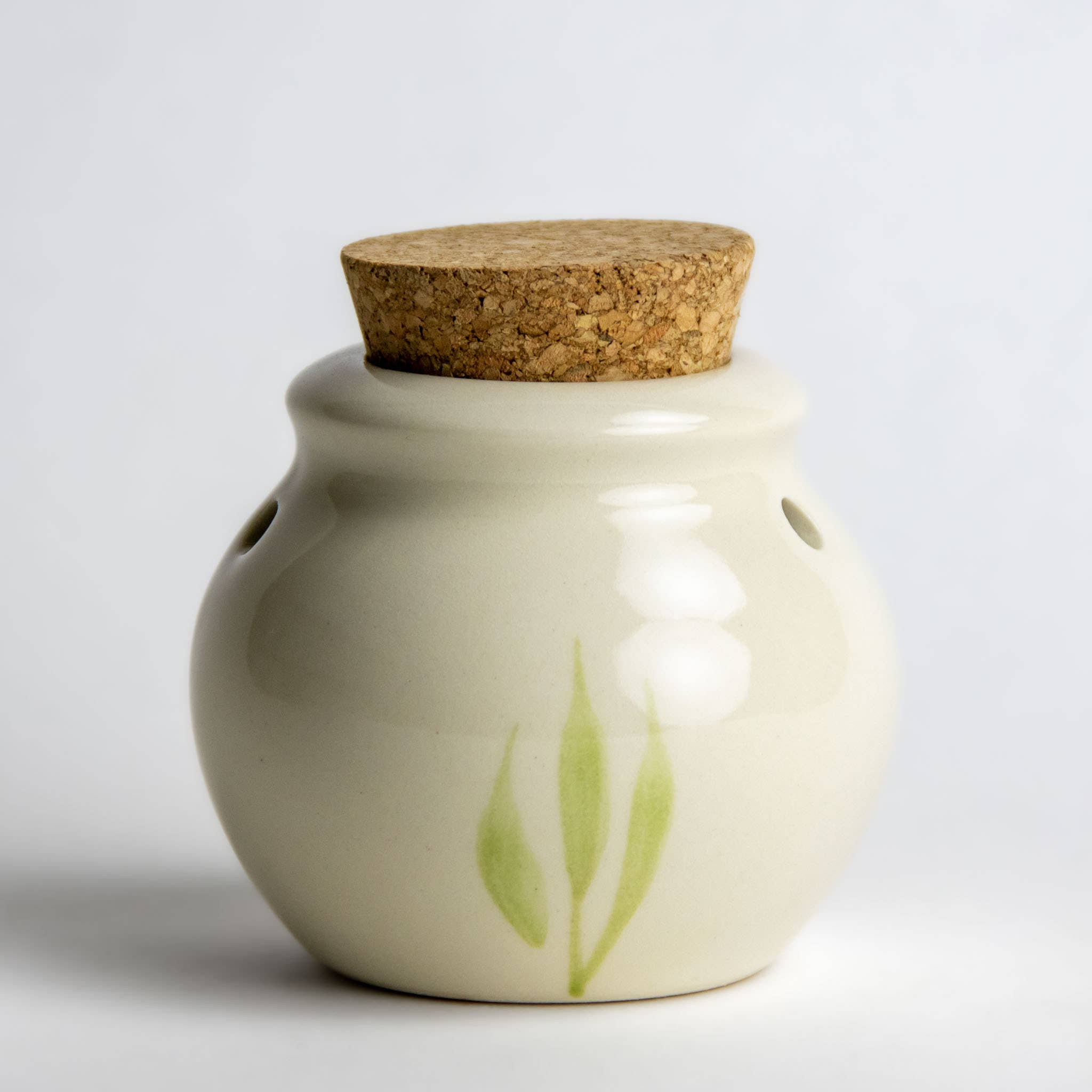 Emerson Creek Pottery – wholesale Jar – Garlic Keeper / Storage Jar2