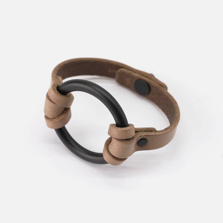 Range Leather Co. - Wholesale Bangle Bracelet - Equestrian-Inspired Chinati O-Ring Leather Bracelet25