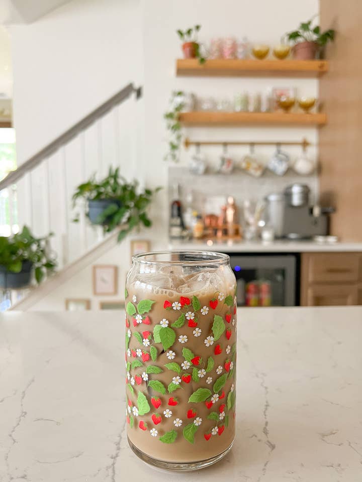 Verre de 16 oz Fraises des Bois pour la vente par Hart and Flora Shop