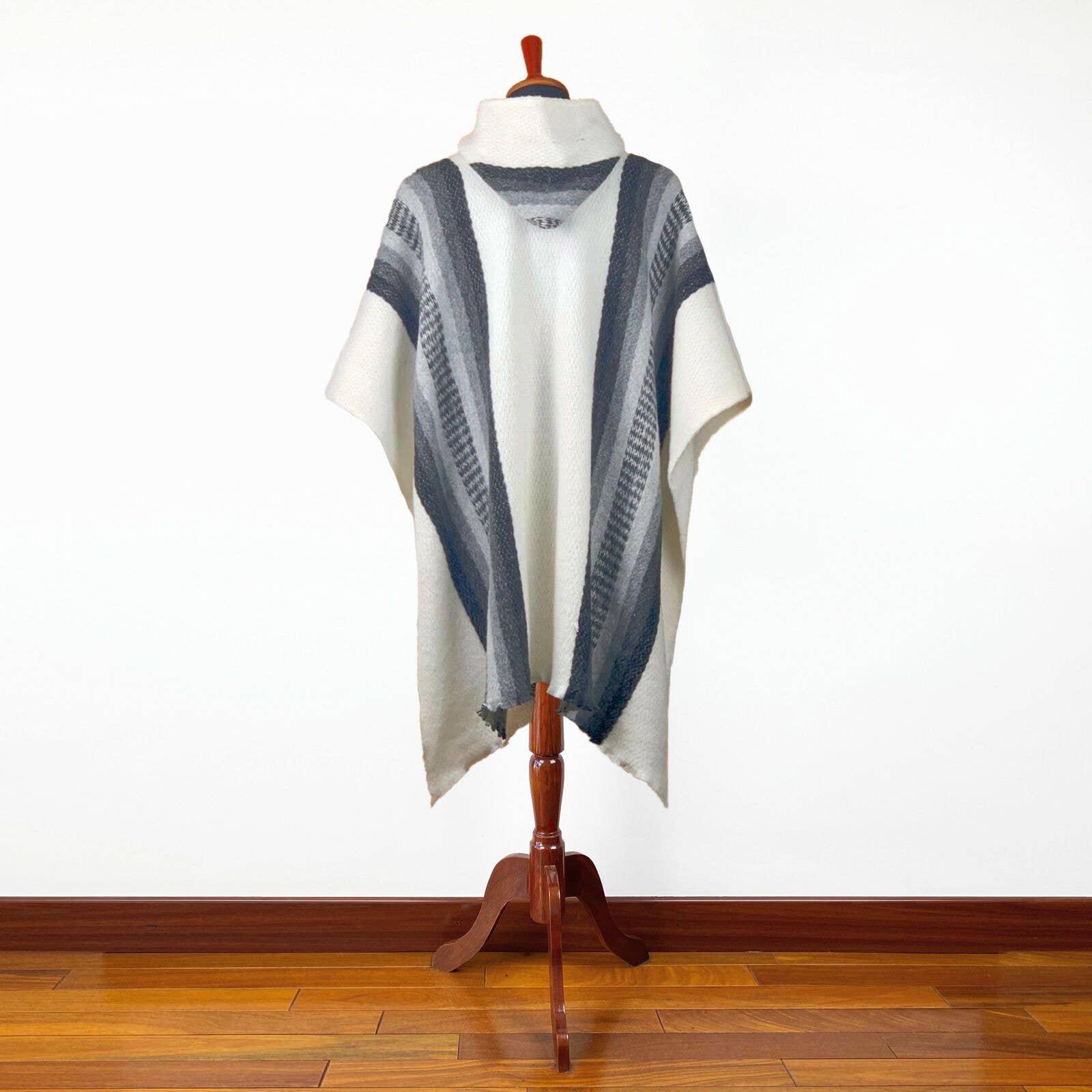 ECUALAMA - Wholesale Poncho - Uniseks - Llama wol uniseks Zuid-Amerikaanse handgeweven poncho10