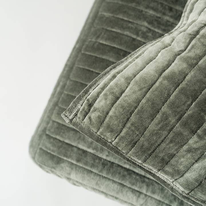 Co.House Designs - Wholesale Quilt - Channel Grid Velvet Quilt9