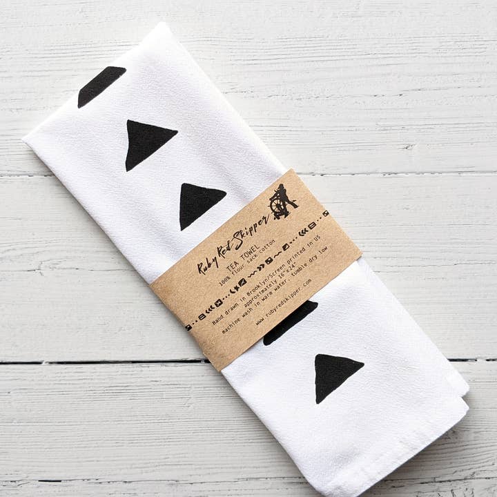 Ruby Red Skipper - Wholesale Theedoek - Triangle theedoek2