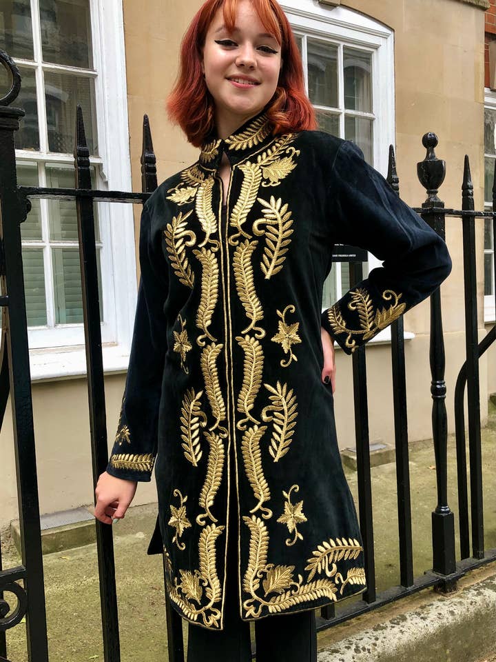 Veste en velours Maharani Noir pour la vente par Memsahib Collections