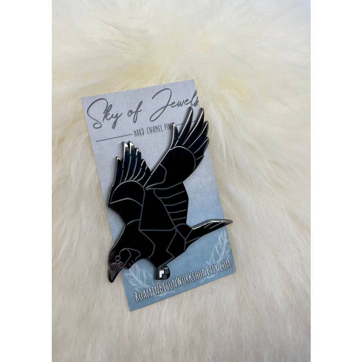 Roamin' Bison Workshop - Venta al por mayor Botón/prendedor - Alfiler esmaltado duro de cuervo | Alfiler de cuervo | Alfiler de cuervo | Alfiler de pájaro | Ar1