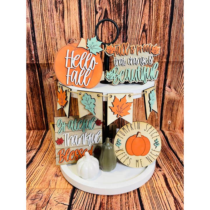 Hej Fall Tiered Bakke for engroshandel hos Swift Designs Co