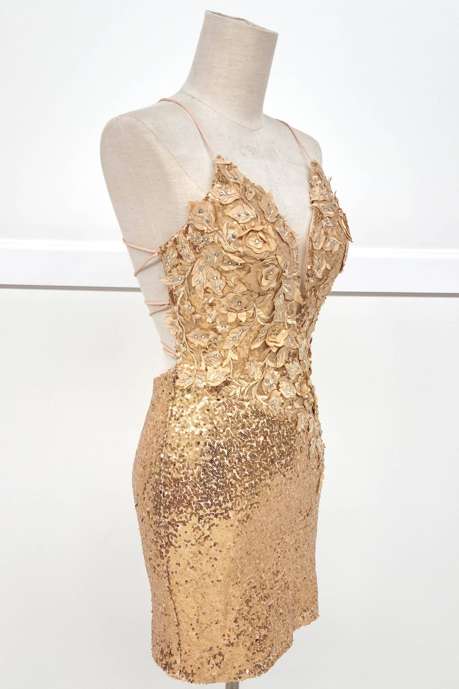 Chicas - Wholesale Jurk - Dames - Bodycon pailletten mini-jurk met bloemen en bandjes C80728