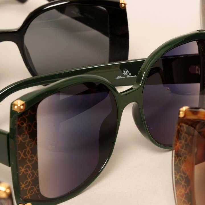 ASSORTED COLOR Women's Oversized Gradient Sunglasses for wholesale on Faire7