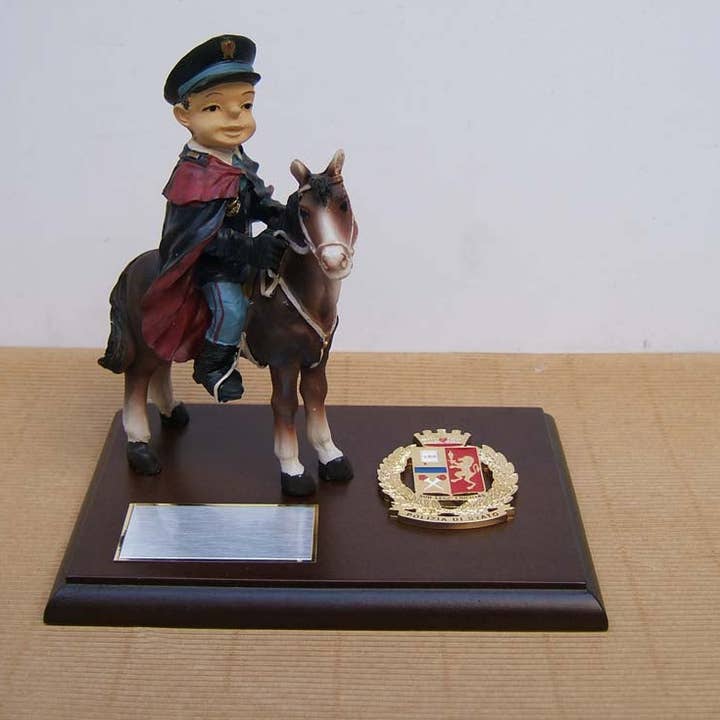 Figurine with Base 2978 for wholesale by Timbro Art