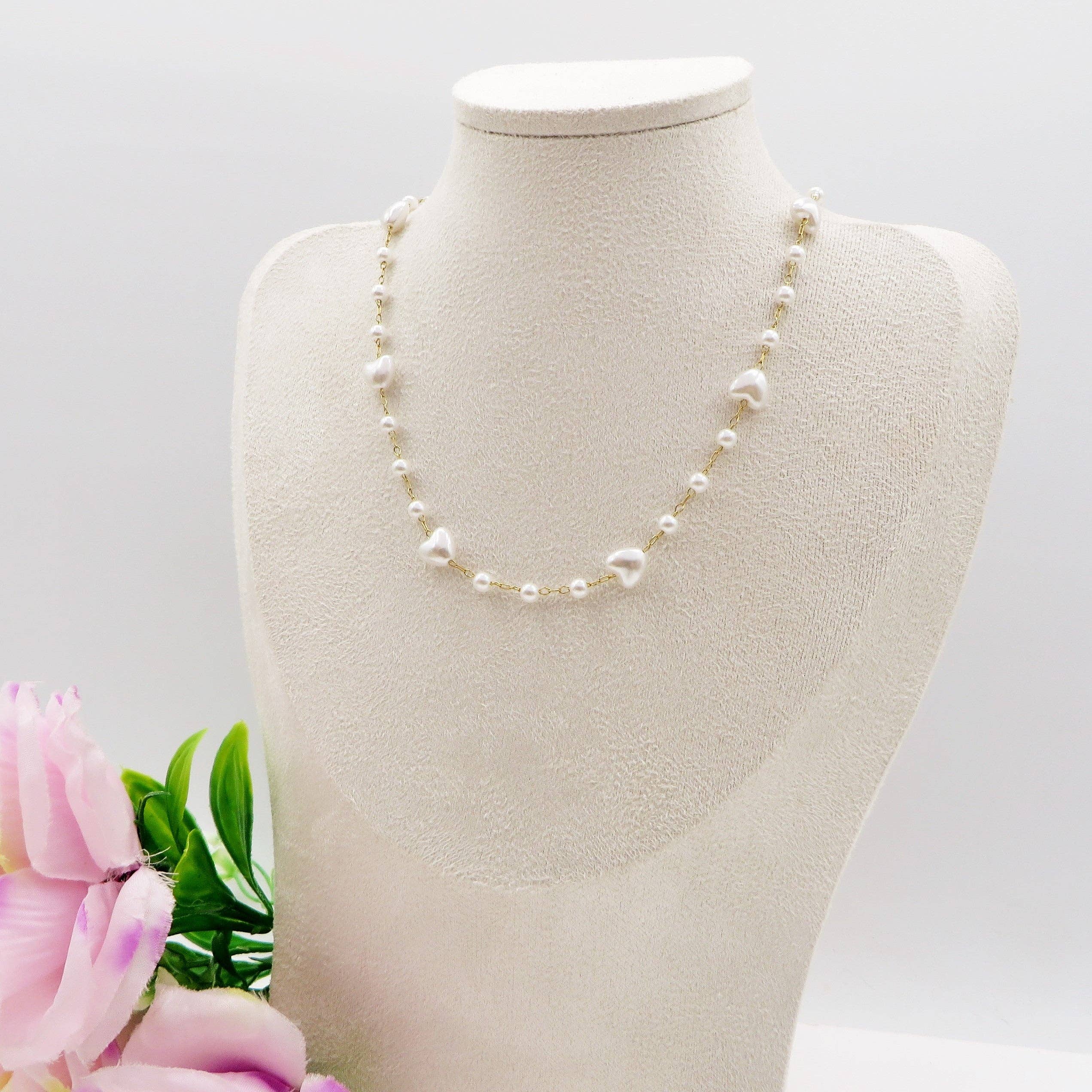 Daemon srls - Vente Collier de perles - CIPRIA - Collier en perles baroques en forme de cœur en acier inoxydable2