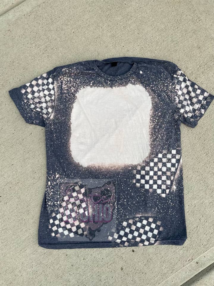 Rutig flagga blekt blank T-shirt - racing för wholesale av Roots.In.Ohio