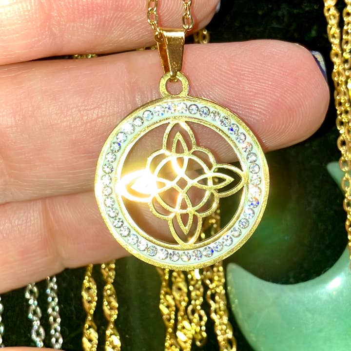 Desarwen - Wholesale Pendant/Charm Necklace - Witch knot pendant jewelry talisman protection stainless steel