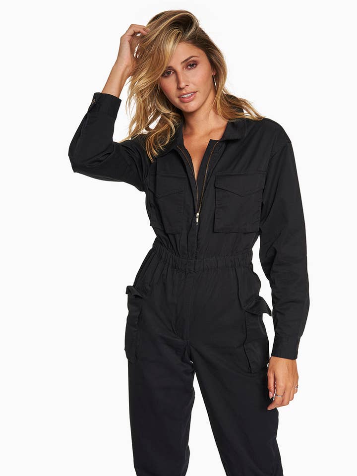 Tuta Kaley per la vendita all'ingrosso da parte di YesAnd