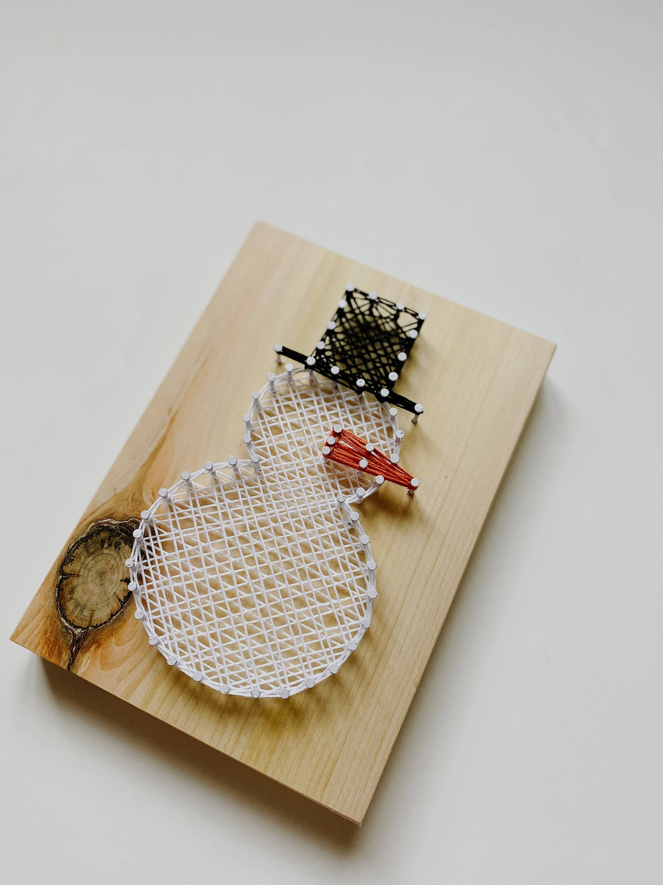 Knot Really Art - Wholesale DIY Craft Kit - Snowman String Art Kit1