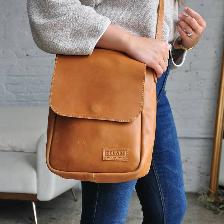 Sira Crossbody Bag | Leather Messenger Purse | Unisex Bag for wholesale by Zelaki Leather Company
