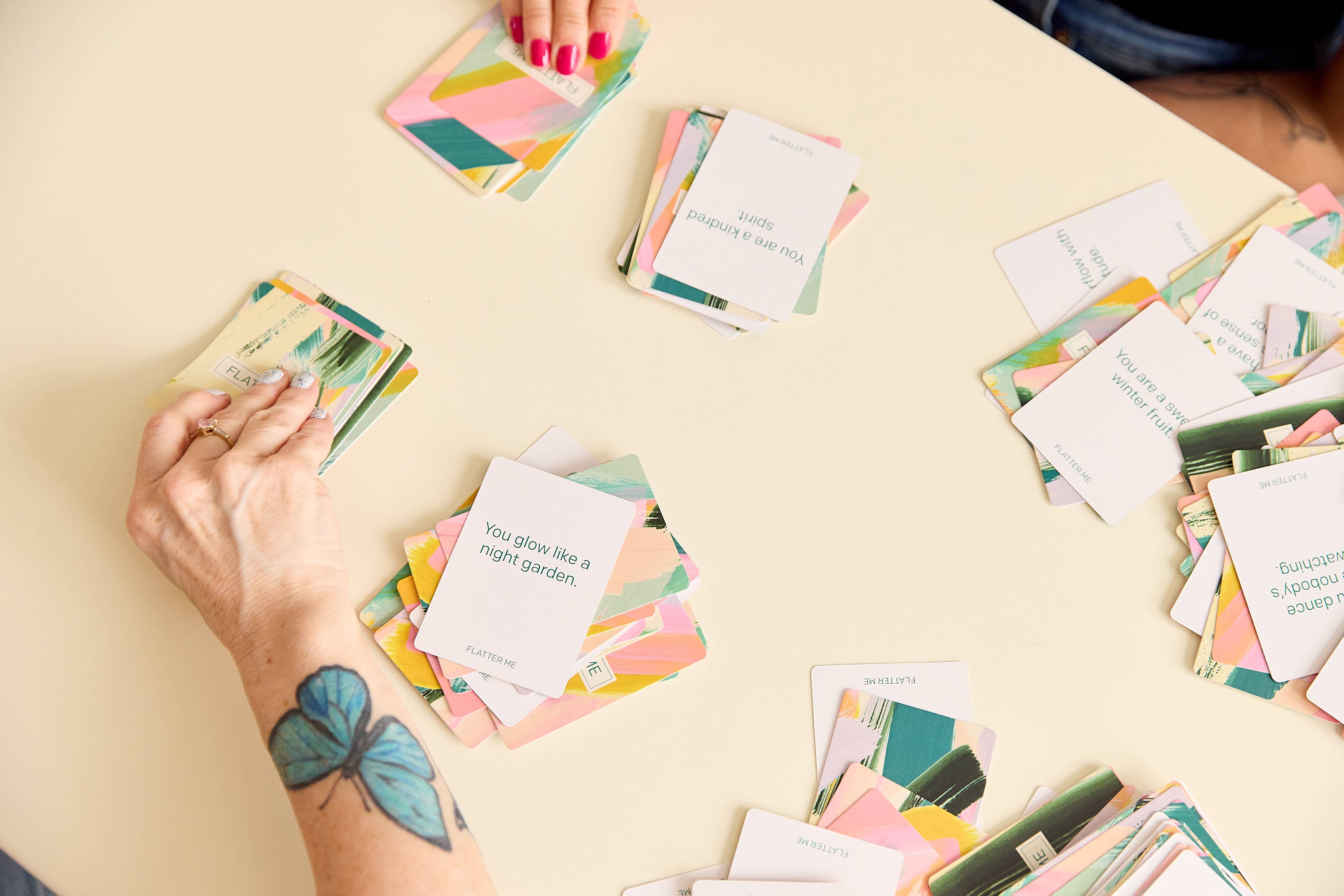 Pink Tiger Games - Wholesale Card Game - Flatter Me: A Compliment Battle Card Game13