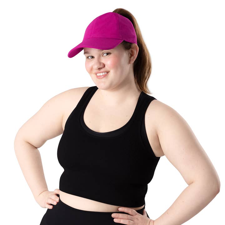 Bonnet à queue de cheval haute | Performance Light Berry | TOP KNOT pour la vente par Top Knot Inc